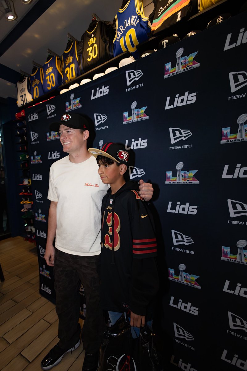 lids's tweet photo. Huge Shoutout to @MacJones_10 for stopping by our @westfieldvf Lids location in partnership with @NewEraCap to kick off Super Bowl weekend! 🏈🔥 https://t.co/xPBn5opmsi