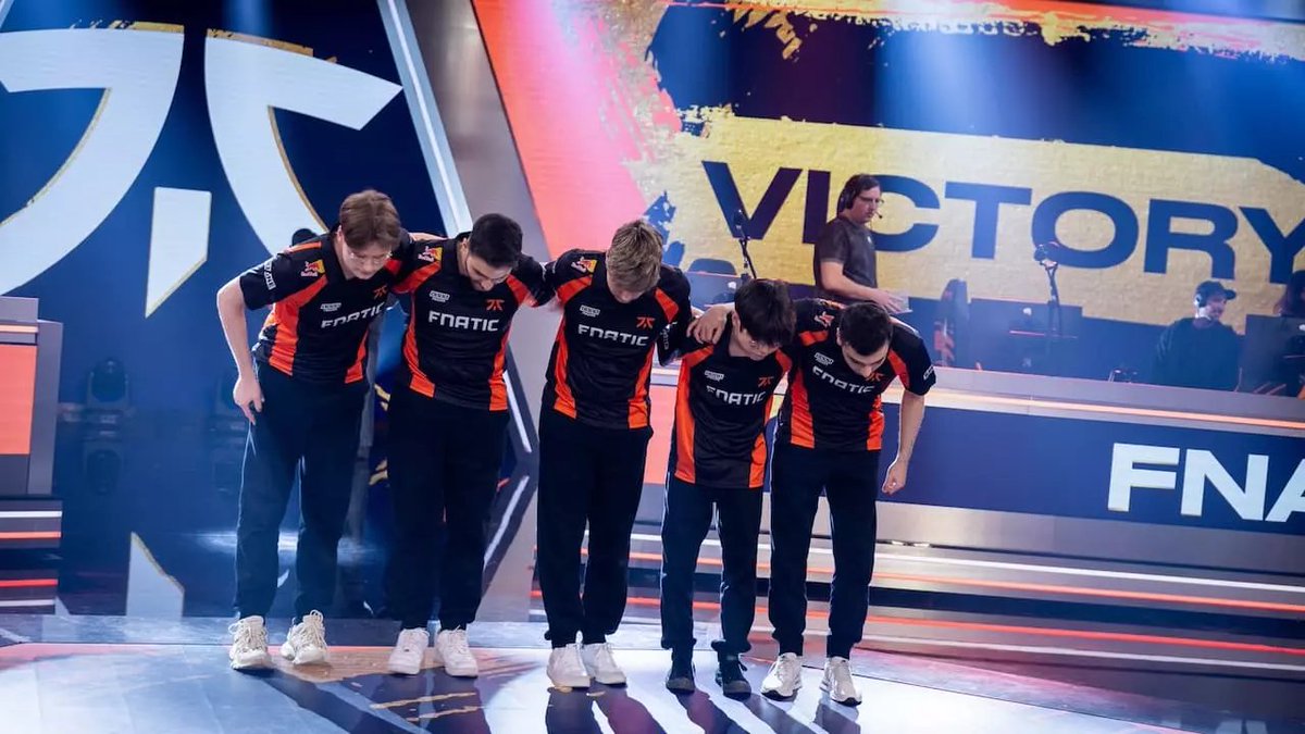 Sheep_Esports's tweet photo. There are 64 possible scenarios left for Fnatic 🇬🇧 

3rd → 4 scenarios (6.3%)
4th → 10 scenarios (15.6%)
5th → 9 scenarios (14.1%)
6th → 7 scenarios (10.9%)
7th → 6 scenarios (9.4%)
8th → 4 scenarios (6.3%)
9th → 10 scenarios (15.6%)❌
10th → 14 scenarios (21.9%)❌ https://t.co/B6jwkNtGda