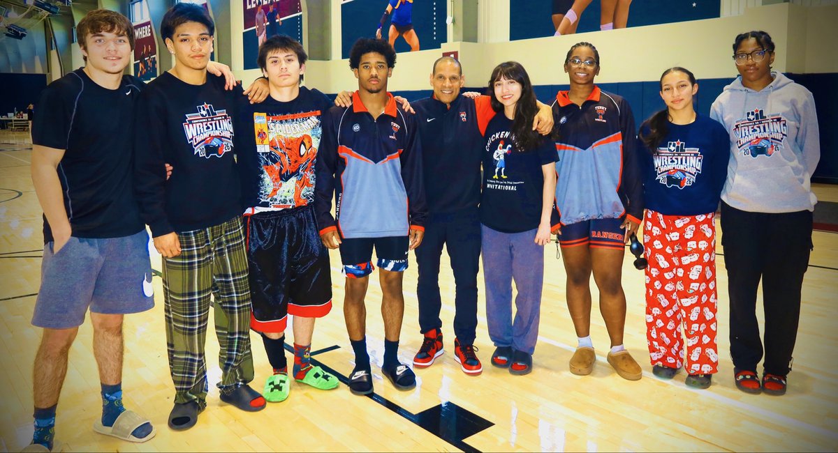 State Bound!! 5 state Qualifiers and 3 State Alternates #terryhigh #lcisd #redtrack #neverseenuscoming 

Gerald Medel 4th
Joaquin Rosales 5th
Levi Brink 3rd
Enrique Olivarers 2nd
Irys “Pumpkin” Castor-Villarreal 3rd
Daejah Richardson 5th
Maria Tinajero 5th
Chelbi Lott 3rd