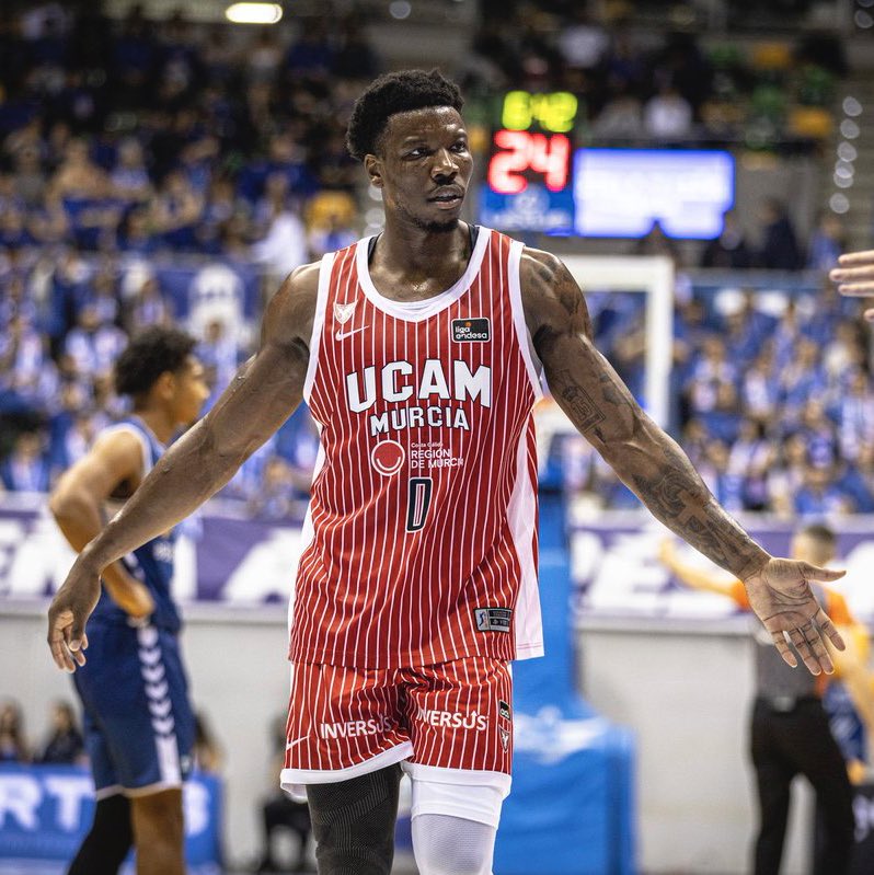 Tenemos un jugador NBA.