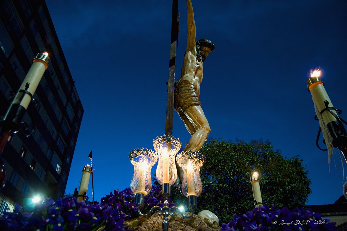 “Entre la herida y la esperanza”. 
<a href="/sagradapasion/">Cofradía Pasión</a>