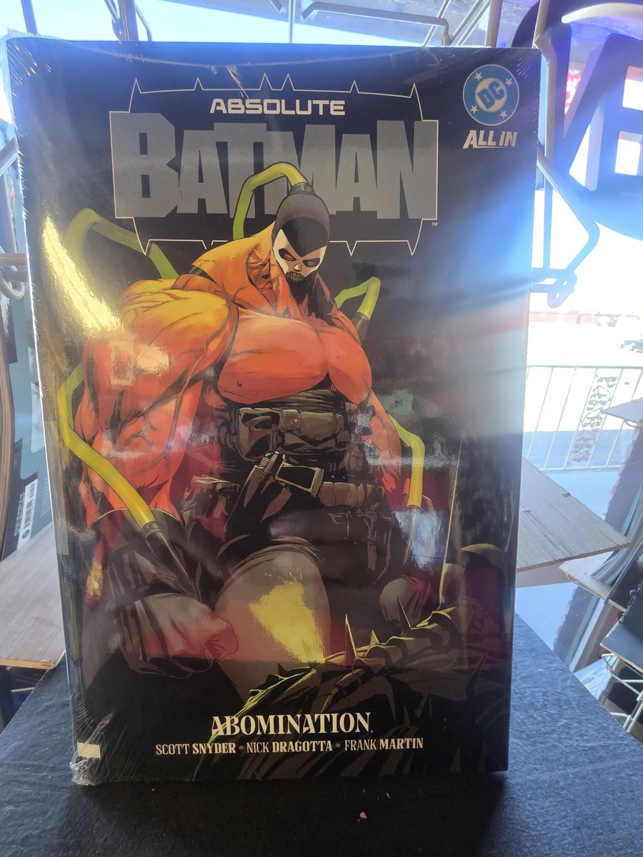 thescificenter's tweet image. Hit a few more copies left but they are moving fast , come grab your Absolute Batman Volume 2, ABOMINATION  while supplies last #comicshoplasvegas #nerdculture702 #absolutebatman #batman #thescificenter