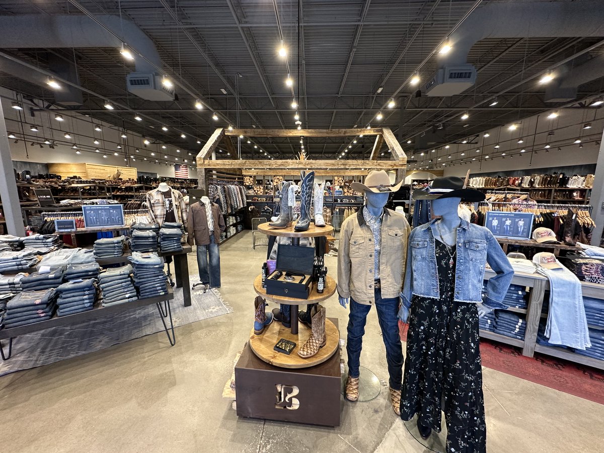 Z104Country's tweet photo. PBR weekend. Get outfitted at #bootbarn Dave live with concert tickets and free Z swag! 389 W. 1830 S. SLC https://t.co/QafPZwNfUY