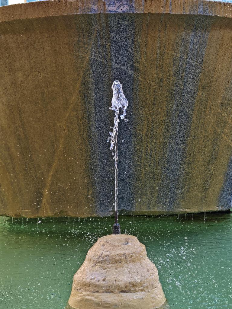 antmoose's tweet image. This seemed like a belated (or early) #PhallusThursday post waiting to be made. But in fact it's a sort of early #SpoliaSunday post drawing attention to the beautiful #granite basin of one of the #fountains of piazza #Farnese. @TraffordLj