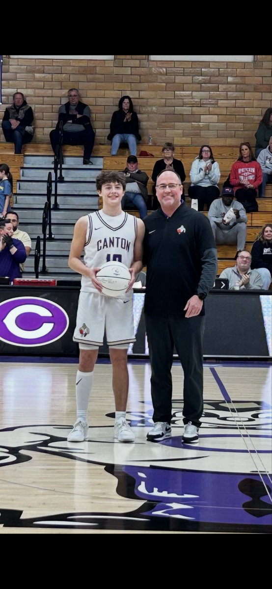 CantonActivity's tweet image. 🏀 1,000 CAREER POINTS!
Congrats to Lakon Otto on hitting the 1,000 point milestone.  Hard work paying off in a big way. Proud moment for Lakon and the #LittleGiants 👏🔥