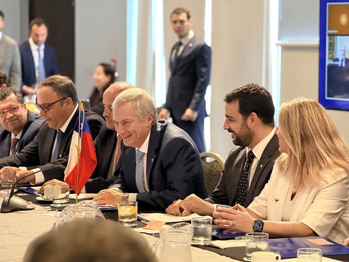 jprodriguezoyar's tweet photo. Agradezco al Presidente electo, @joseantoniokast, por su confianza y por la oportunidad de servir a mi país como futuro Subsecretario de Hacienda.

¡Vamos a recuperar Chile 🇨🇱! https://t.co/a60qZTLppH