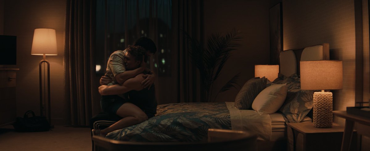 tunamacks's tweet image. the lights from outside framing them like stars as if they were the sun #cosmic