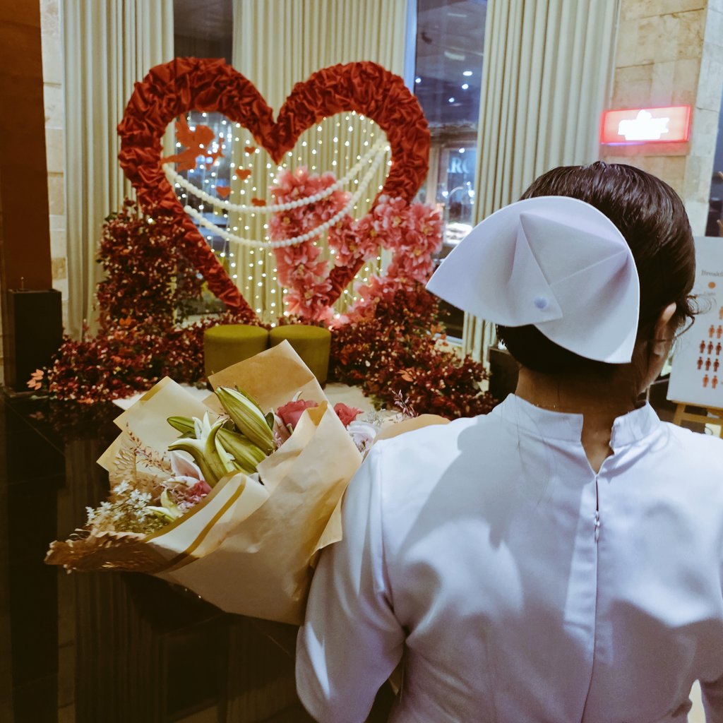 _livvieloveee's tweet photo. your oomf has just fully pledged as a nurse 🥹✨️ #RNPh https://t.co/hyMSBH4vRo