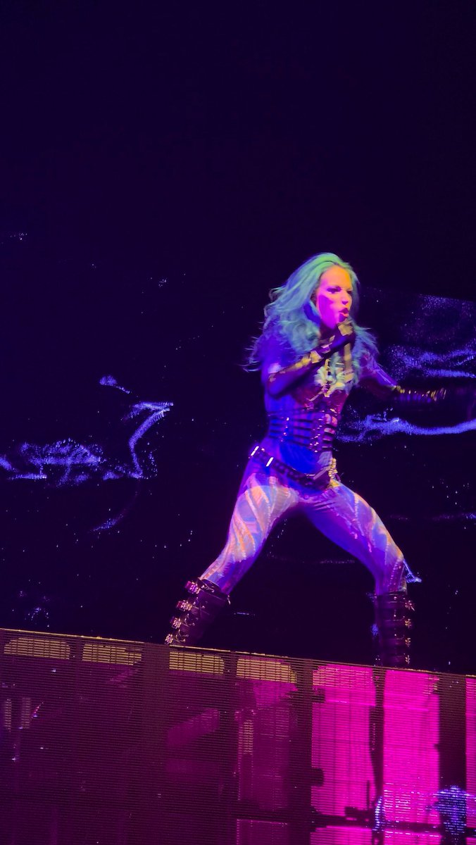 star_lit_skies's tweet photo. GFHWJFJWJJDJWKDKW ALISSA WHITE GLUZ CAME OUT AT THE EPICA CONCERT BIYCHHHHHHHH HOLY SHIT I CRIED I SCREAMED IF GOD HATES GAYS WHY DO WE KEEP WINNING IM SPEECHLESS AND SHOCKED AND HAPPY https://t.co/nOQ1lge3nQ