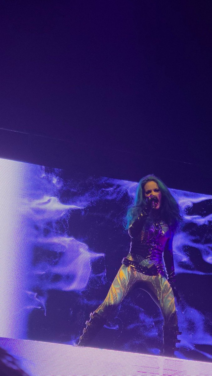 star_lit_skies's tweet photo. GFHWJFJWJJDJWKDKW ALISSA WHITE GLUZ CAME OUT AT THE EPICA CONCERT BIYCHHHHHHHH HOLY SHIT I CRIED I SCREAMED IF GOD HATES GAYS WHY DO WE KEEP WINNING IM SPEECHLESS AND SHOCKED AND HAPPY https://t.co/nOQ1lge3nQ