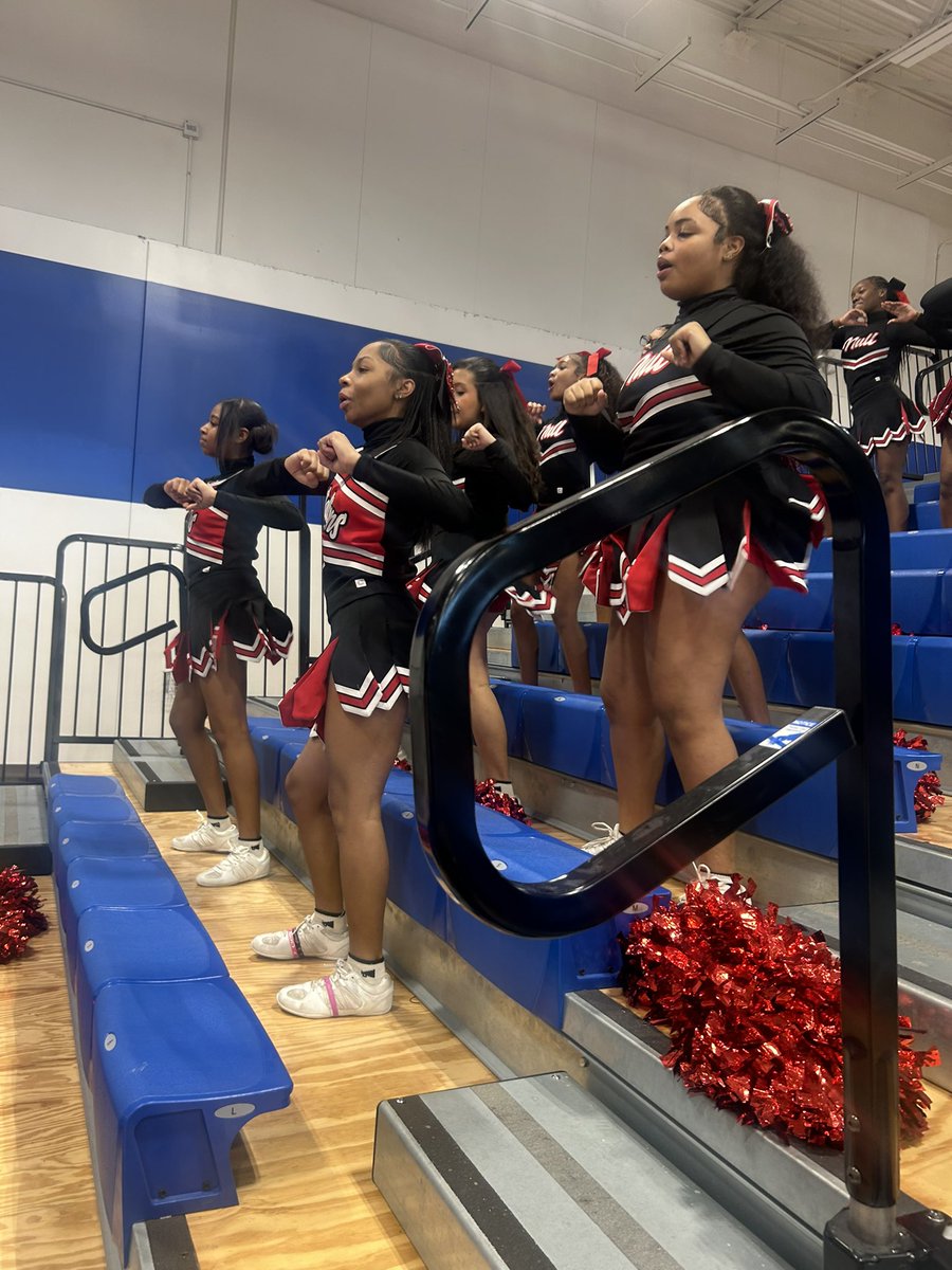 KenneyReads's tweet photo. #NMS VarsityGameCEKing https://t.co/ZpG50dFA4Q