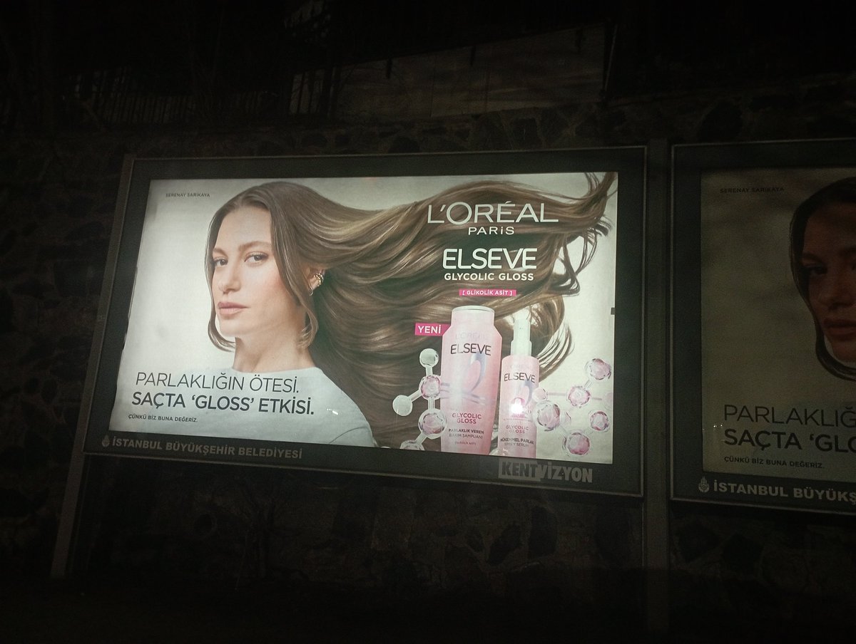 Geceleri aydınlatan o kadın😃💫 
 <a href="/SrnySrkyResmi/">Serenay Sarıkaya</a> <a href="/LOrealParisUSA/">L'Oréal Paris USA</a>