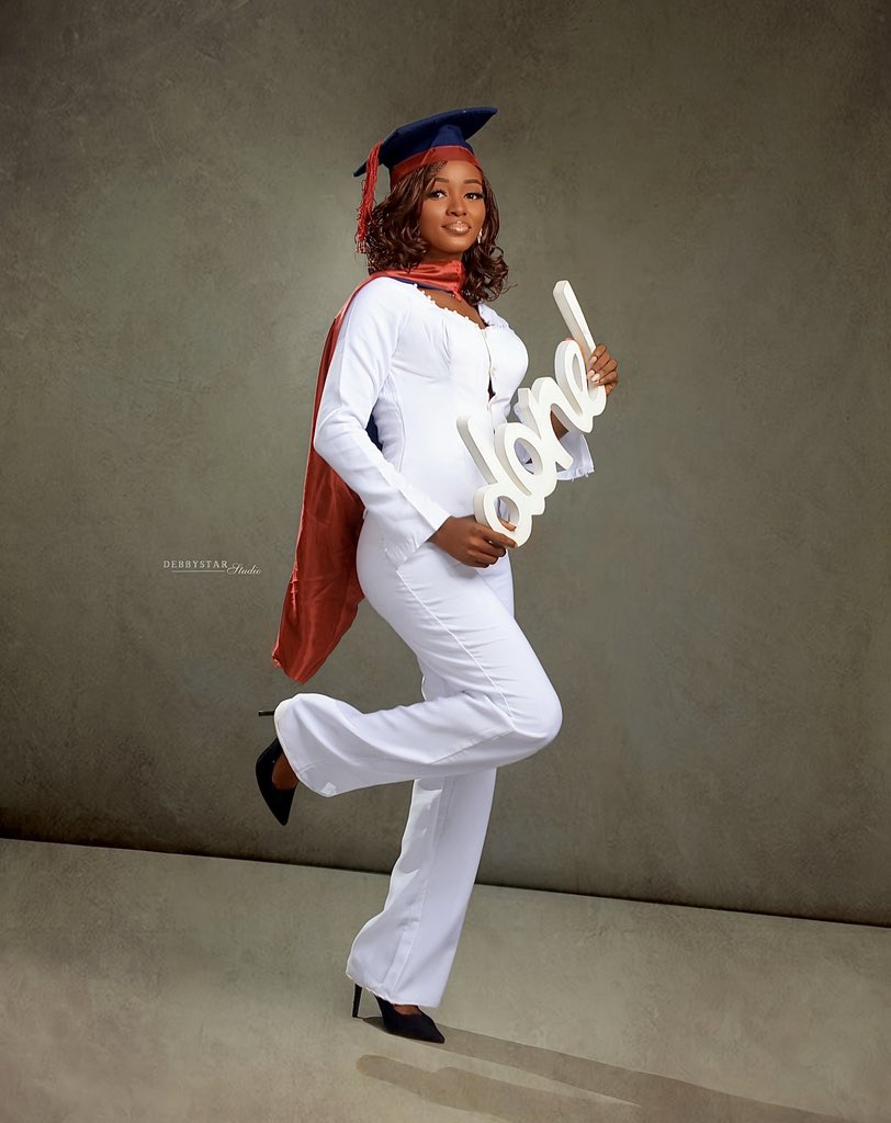 thatimpactQueen's tweet photo. It has been God, It is God &amp; It will always be God ✨👩‍🎓🎉

B.ED. Counselling Psychology 
Second Class (Honours) Upper Division
Class of 2025
Olabisi Onabanjo University 🩵
#OOU #classof2025 https://t.co/EhEjTmR0Rf