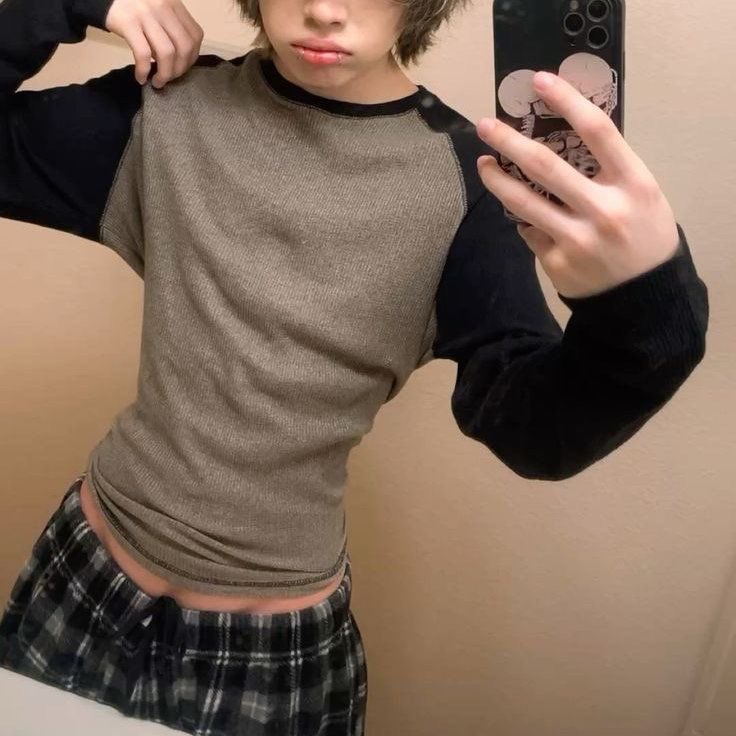 by3rsbait's tweet image. mike wheeler has an #edtwt account where he posts body checks and old men follow him