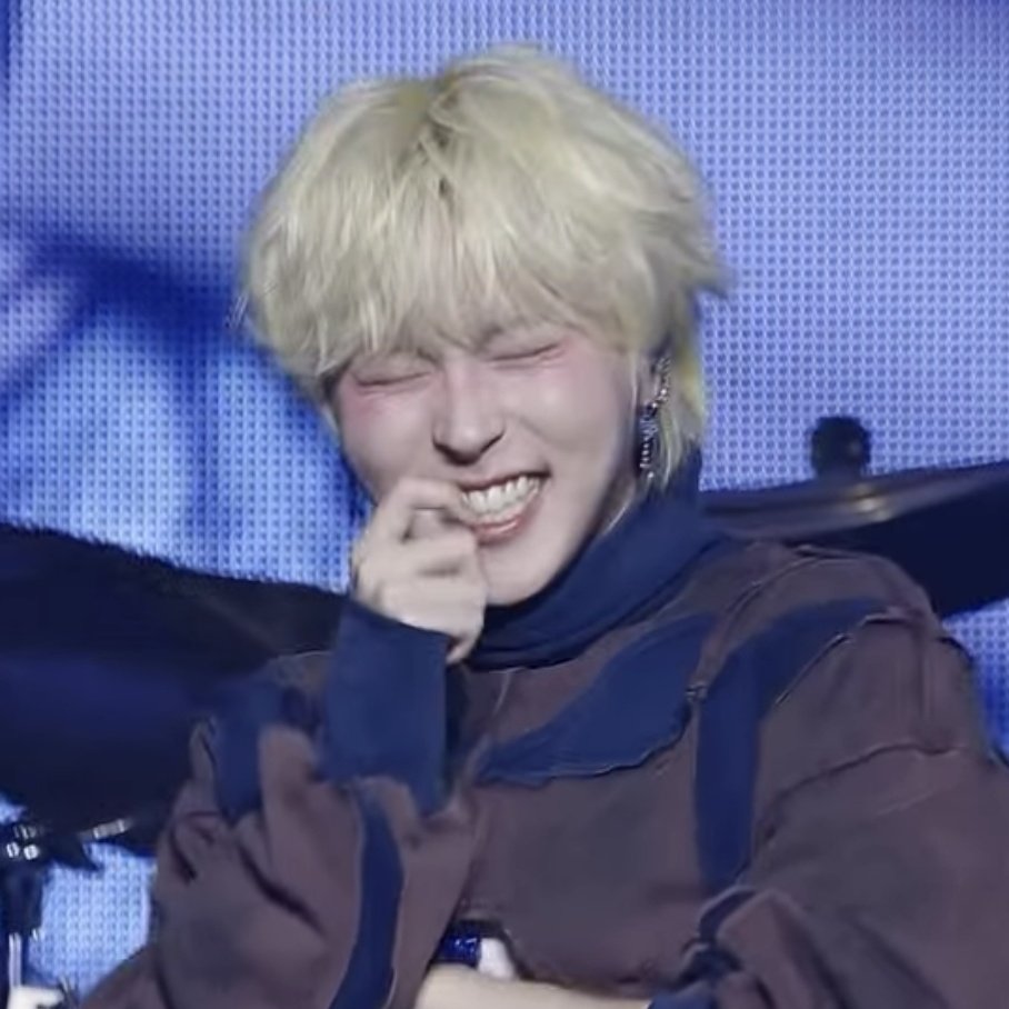 *hyungus voice in the bg*
귀여워ㅓㅓㅓㅓㅓㅓ!!!!!