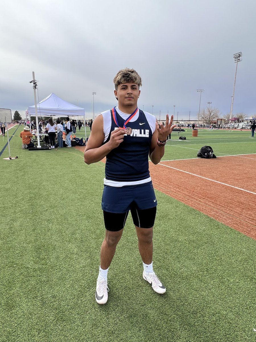 DV Track tweet media