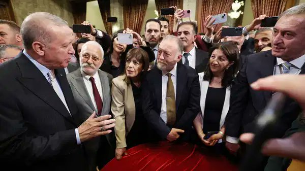 Arkadaşlarınıza sorun niye operasyon çekildiğini. Dostu akp olanın düşmanı tkp olur onda şaşılacak bişey yok zaten