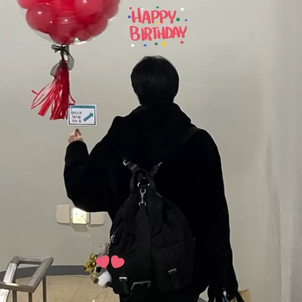 아니 잠깐만 유노윤호 가방에 이미 오목눈이 키링을 달고 있네 🎒