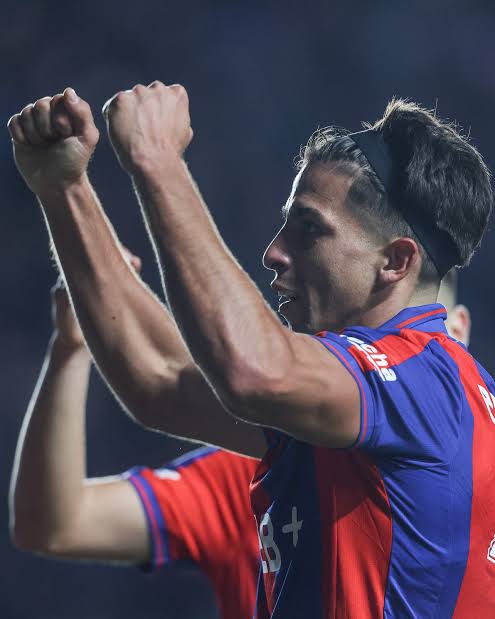 Confío en vos VINCHA QUERIDA.

Trae la pelota.
