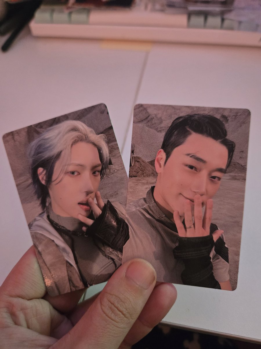 _sageberry's tweet photo. Had such a fun time at the San Jose Ateez Pop up!! Loved my pulls and hope they host again! 🥰❤️ @kloudkpop #sanjose #ateez #ATEEZ_POPUP #hello82 #82giveaway https://t.co/M46IgcF6aE