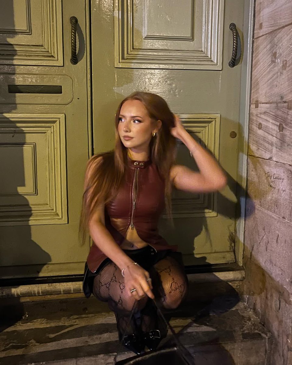 sophie 🌹 tweet media