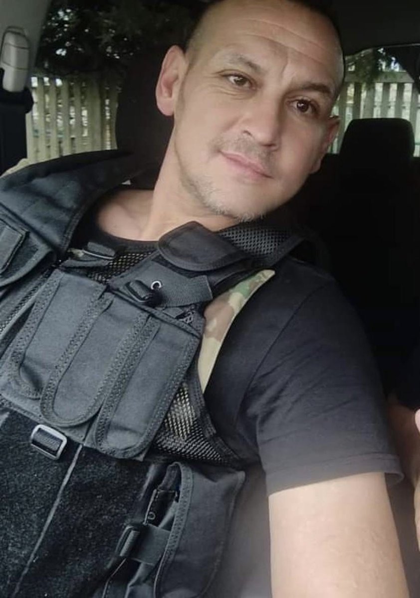 MDNnewss's tweet image. Breaking news 

Police reservist Wiandre Pretorius shoots himself in Brakpan

Police reservist Wiandre Pretorius has died after reportedly shooting himself at a petrol station in Brakpan on the East Rand. 

His death comes days after he claimed there was an attempt on his life…