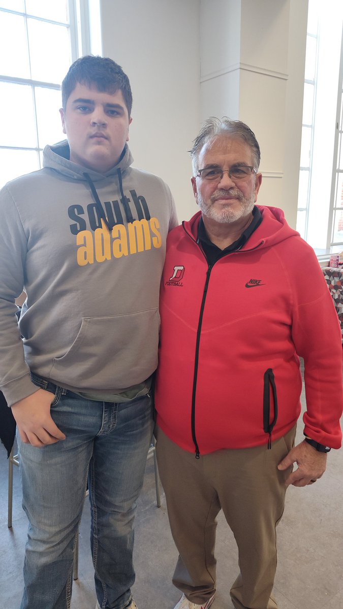 Diego_Arriaga67's tweet photo. Thank you @DUFootball for the Junior Day Invite!! What a beautiful campus awesome facilities! Had a great time and learned a lot what a great message! Thank you @coachjo51 @coachbutler1960  @coachhatem can't wait to be back!!!
#olinestrong #olineproud https://t.co/P0RmkkZ7ZQ