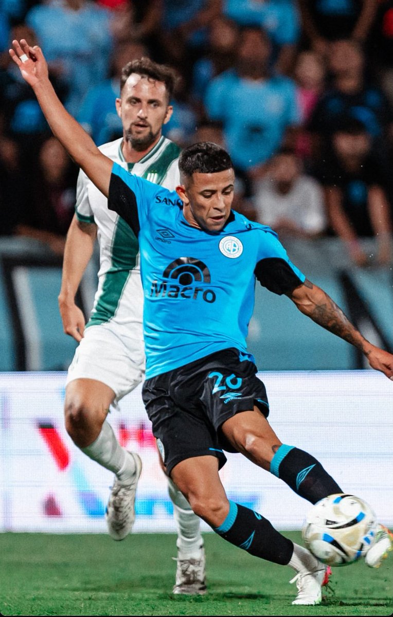 El 🇵🇾 Benítez de gran rendimiento en Belgrano, es observado por Alfaro para una convocatoria a la selección.