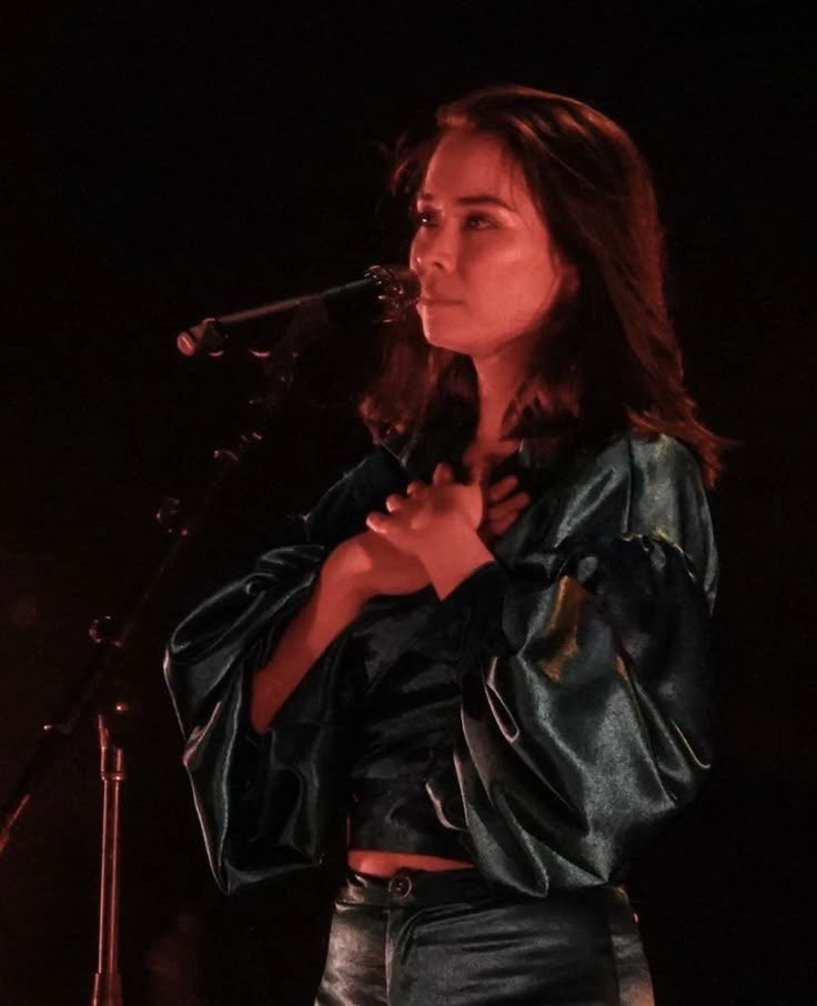 JENNIE joins Olivia Rodrigo and Mitski as the only female asians artists with multiple songs surpassed +700 Million streams on Spotify Global.