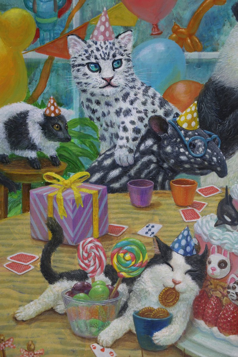 r_swamp83's tweet photo. 「まねっこフレンド」「Imitating friend」
2025 A2サイズ oil on paper
動物達は生まれつきの模様を持っているけれど人間の子供は周りに合わせた模様の服を来ている。人間の子供の誕生日なのに動物達の視線は‥
シニカルな絵として描いてみました。
#まねっこ #油彩  #oilpainting #誕生日 https://t.co/IV7PpPT0Fq