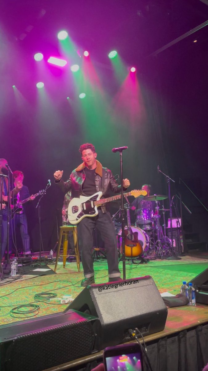 Thursday night was such an incredible night. I’m so happy I was able to experience that. The album is absolutely beautiful and I couldn’t be more proud of him 🫶🏼💜 
#sundaybest #nickjonas #sundaybestlivenyc #nickjonassundaybest