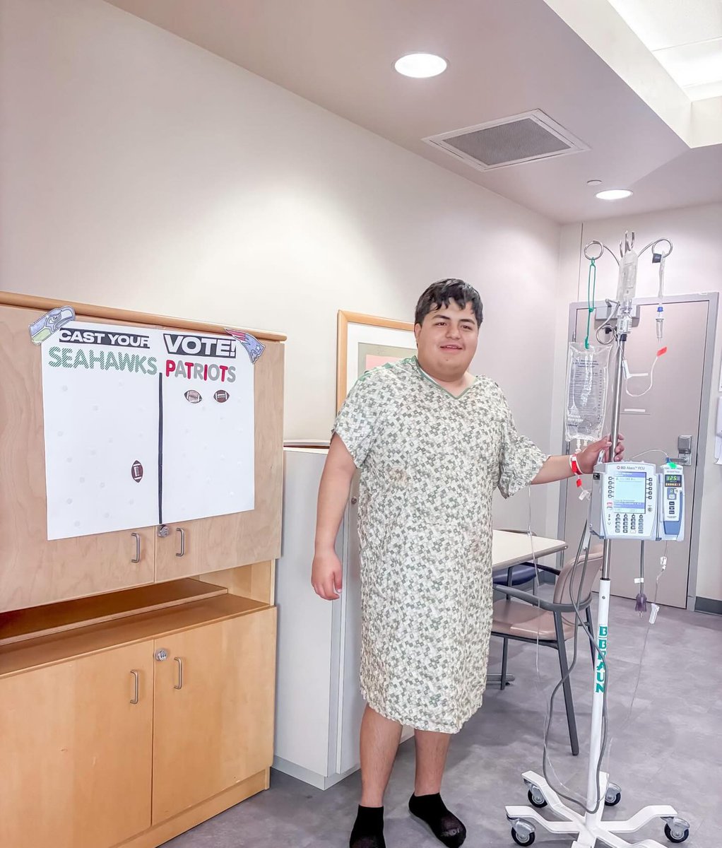 stxhealthsystem's tweet image. With #TheBigGame kicking off this Sunday night, pediatric patients at #STHSChildrens got into the #footballspirit by predicting the victor by placing a #football on the side of the #team they believe will take home the #W.