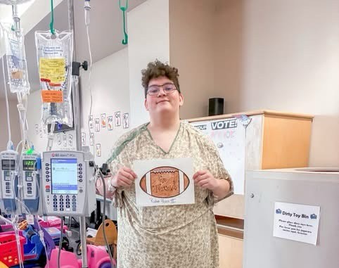 stxhealthsystem's tweet image. With #TheBigGame kicking off this Sunday night, pediatric patients at #STHSChildrens got into the #footballspirit by predicting the victor by placing a #football on the side of the #team they believe will take home the #W.