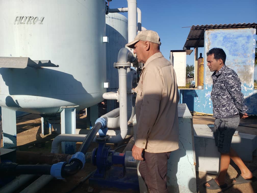 Se realizó recorrido por la potabilizadora del Consejo Popular Máximo Gómez en #Chambas, revisando el cumplimiento de abasto de agua al pueblo, y disminuir el ciclo de entrega.
#LatiendoConFidel