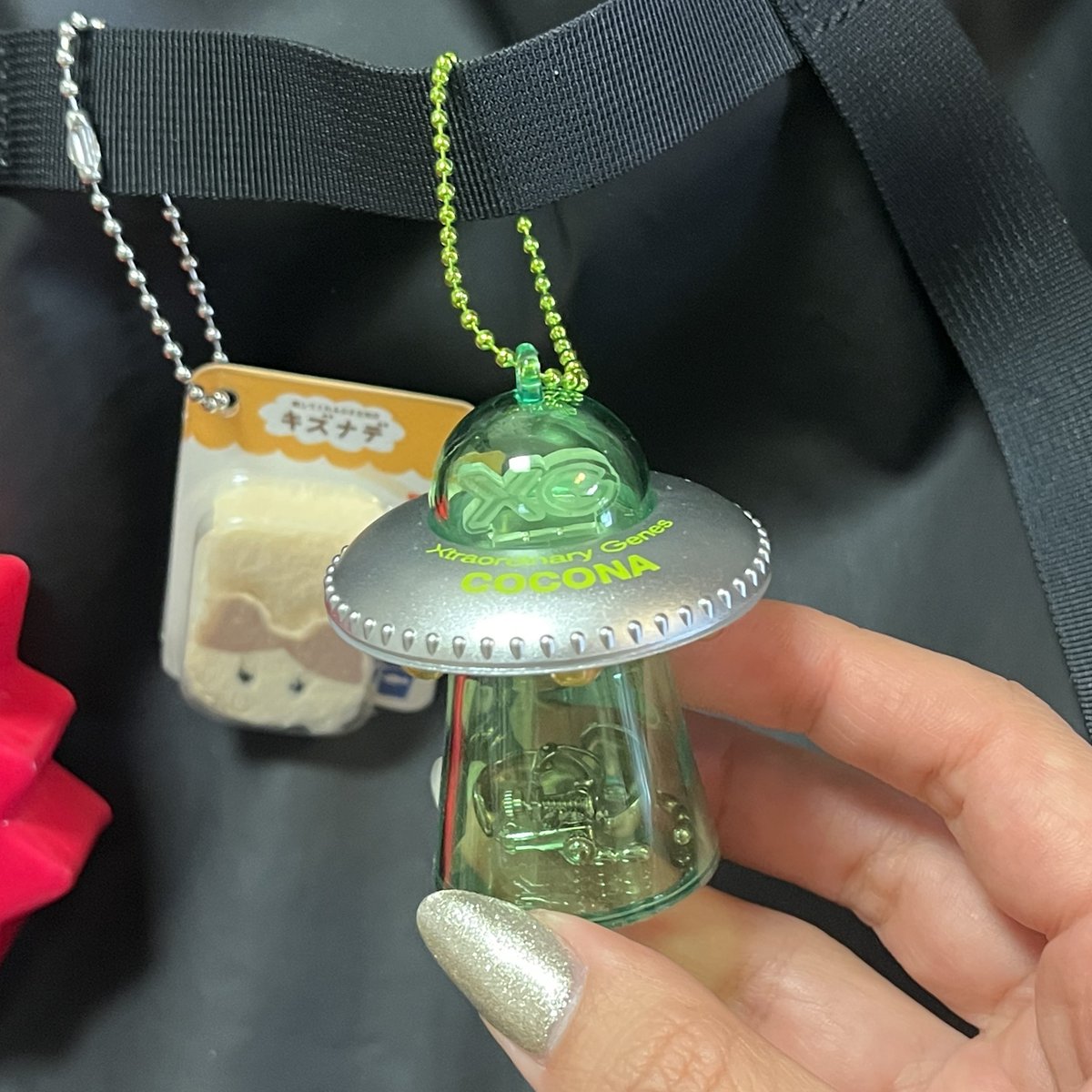 友だちに急遽誘われた初XGのライブ🫶💫
キーホルダー中に小物入れて持ち運べるの天才デザインすぎる、とりあえずイヤリングを入れた💫

 #XG_WorldTour_THECORE