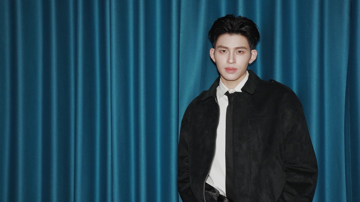 GMMTV's tweet photo. 你们想我吗？我准备好要见你们了，等一等哦，很快就可以见面了💖

คิดถึงกันไหมครับ ผมพร้อมมากที่จะได้เจอทุกคนแล้ววว  รออีกสักนิดนะครับ เราจะได้เจอกันแล้ว💖

#PondFSInHangzhou
#GMMTV https://t.co/pXGa7WRM19