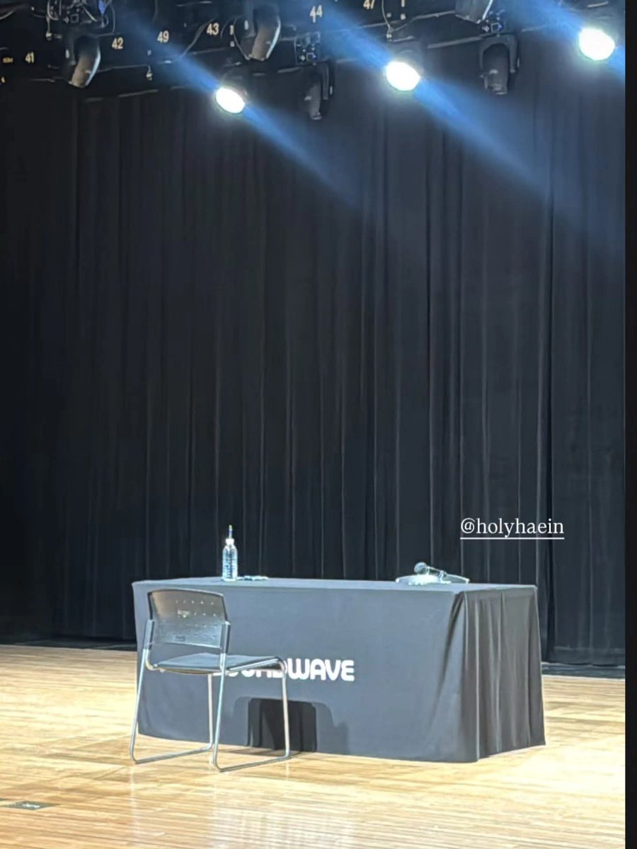 HaeinessPH's tweet photo. โMeet Me in Your Dreamsโ autograph signing event starting soon today in Seoul. @ActorHaein
๐ท @myhaeini instagram story
#FanSignEvent #JungHaeinSeasonsGreetings2026
#meet_me_in_your_dreams
#2026SEASONSGREETINGS
#Junghaein https://t.co/C6jyUOc3M6