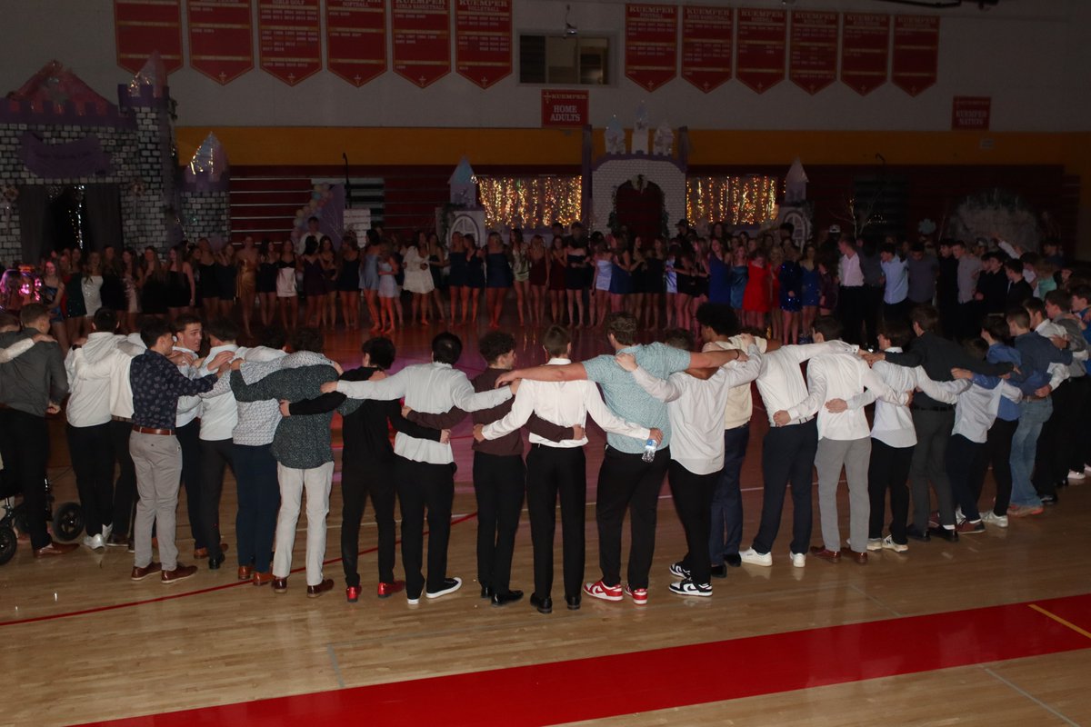 KnightLife tweet media