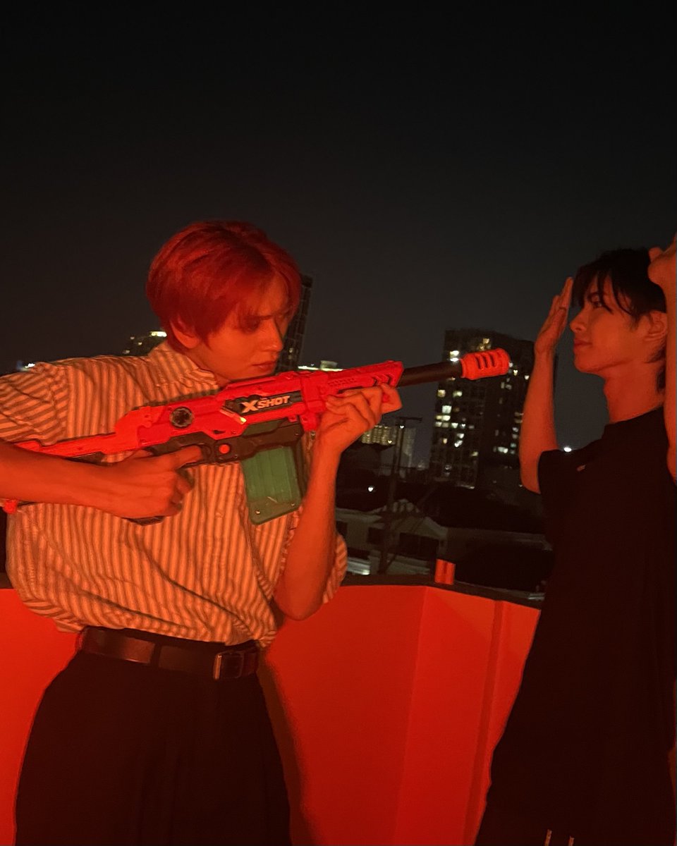 HORI7ON_twt's tweet image. [🐲] happy 23 my same height bestie (yes we are the same height, reyster's just a fingernail taller lol)

#HORI7ON #호라이즌 #VINCI #빈치