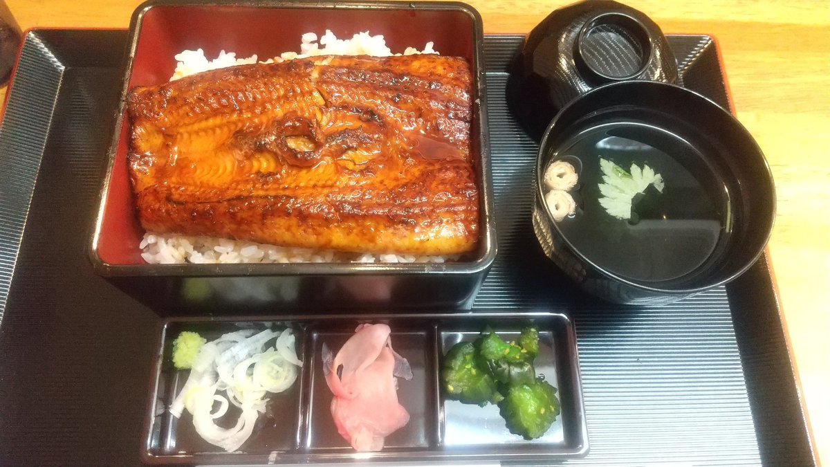 yan_yue's tweet photo. もうちょっとだけ続くんじゃ
・三宮　弥勒　和牛丼1000円はお得！牛丼チェーンとは全く別物！
・土佐清水ワールド　出汁唐揚げ定食
・鶴見緑地　はなまるうどん　嫁のママ友と家族で行った。
・三宮　鰻の成瀬　ランチに行くには贅沢と思ったが思い切って行ってみた。思ったより全然うまい、ふっくら！ https://t.co/WN8GFaZ9hi
