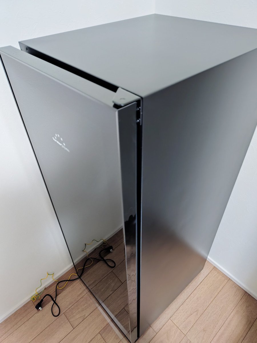 papersmm's tweet image. ワインセラーが来ました

ついでにワインも整理
いつ買ったかわからんのもあるけど、よく20代の時にこんだけ買ったもんだと自分でも驚いてる

死ぬまでには飲みたいな〜