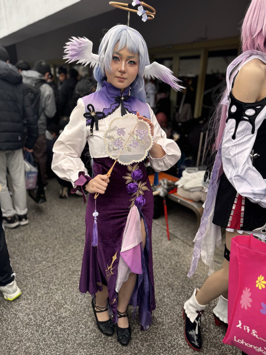 昨天去買的時後座著的織雪沒有了有點難過 不過有得到意外的小禮物還有帥氣的狗勾 #織雪在不在