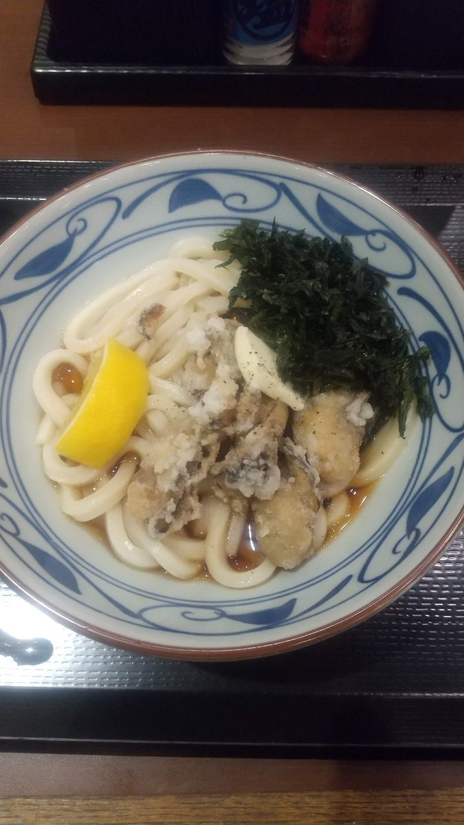 yan_yue's tweet photo. ・昭和町　麺屋彩々　久々に行ったら配置大分変わってた。うまうま。
・三宮　らーめんやまちゃん　二郎系なんだろけど、入りやすいし呪文いらんし初心者向けでとても良い
・磯上フライバル　そばと天ぷらがうまい店。これも贅沢ランチ。
・丸亀製麺　牡蠣バターうどん　んまいんまい https://t.co/niTaZjlPMa