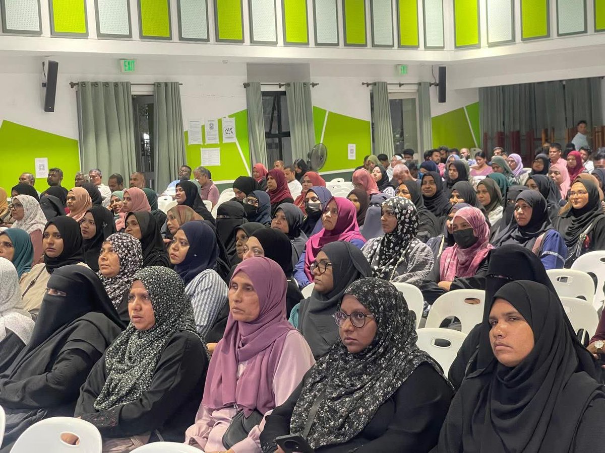Huravee1's tweet photo. Highlights of the parent meeting held for Grades 9 and 10 to mark the beginning of the new academic year.
We were pleased to share important information about the school.

@MoEdumv 
@FasanaMohamed https://t.co/Suiqe3vGuP
