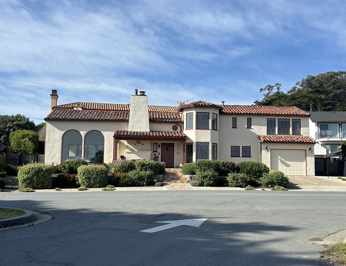 Some houses on Ocean View Boulevard that I would consider buying if I magically inherited many millions of dollars.