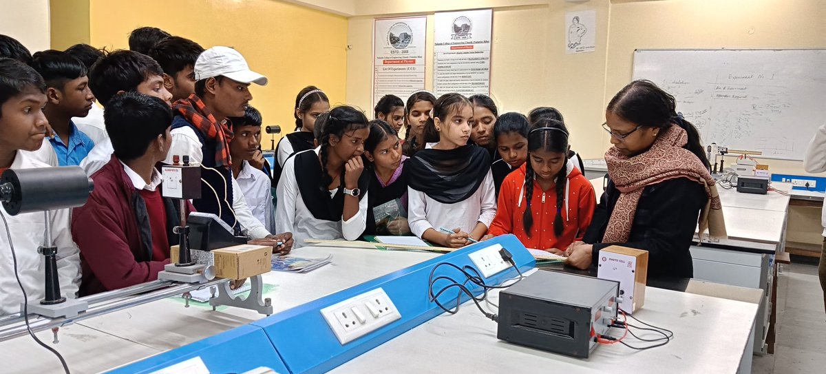NceChandi's tweet photo. Government School Students Lab Visit @NCE, Chandi https://t.co/EUCCyqQhc0