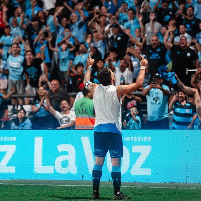 Que bien le sienta al 10 jugar vs Banfield. 3ra vez que los emboca.

Gran partido de #Belgrano. Sufre innecesariamente post 1-0, pero muchas cosas positivas que son la base para corregir en la semana. 

Paso a paso, seguimos firmes. De a poco. Vamos nosotros.

Dale la B 🩵