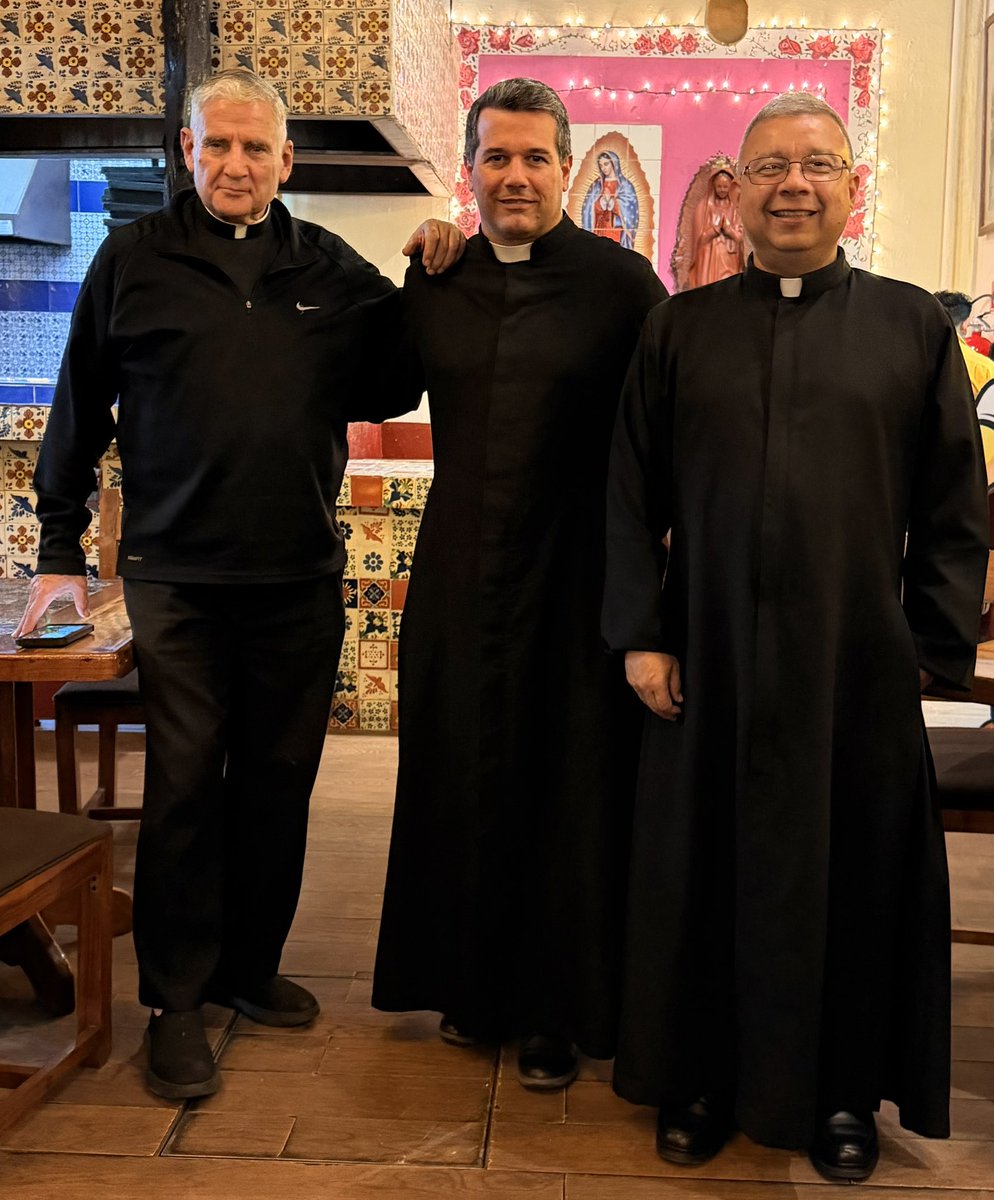 Culminando el 1er Congreso Cristero, organizado por la Diócesis de Cancún-Chetumal, 🇲🇽 
Con el P. Juan Rivas y <a href="/PadreJRG/">Padre Juan Razo</a> 
¡Viva Cristo Rey!