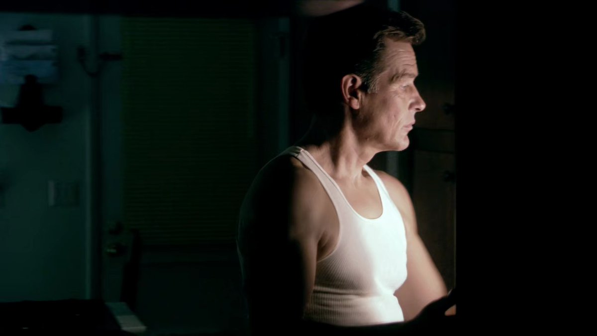 alldexterframes's tweet photo. Dexter - S01E08 - Frame 155 of 732 https://t.co/HWovKj8V3y