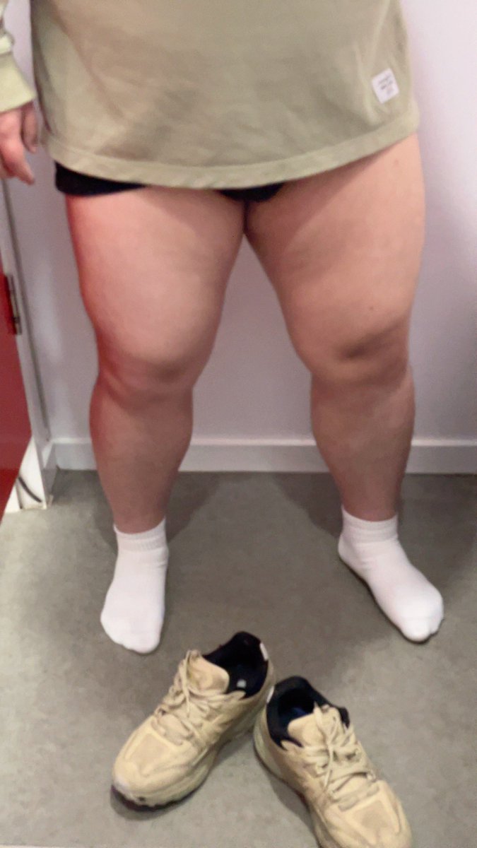 很骚的辉辉 tweet media